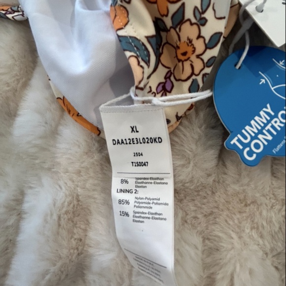 CUPSHE Women Swimming Costume Tummy Control One Piece Swimsuit - Picture 4 of 6